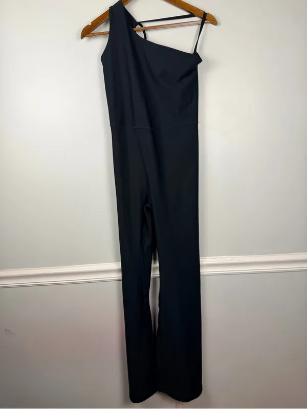 Abercrombie YPB SculptLUX One Shoulder Athletic Jumpsuit in Black - medium - Image 3