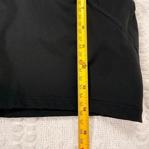 Lululemon Black Cropped‎ Sports Bra Tank Medium Support Scoop Neck Womens Size 4 - Image 4