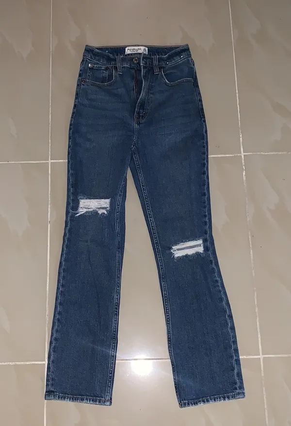 Abercrombie Ultra High Rise Ankle Straight Jeans - Image 6