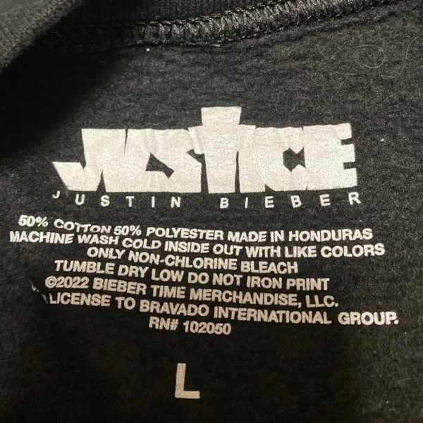 Justin Bieber Justice World Tour Black White Long Sleeve Concert Sweatshirt L - Image 4