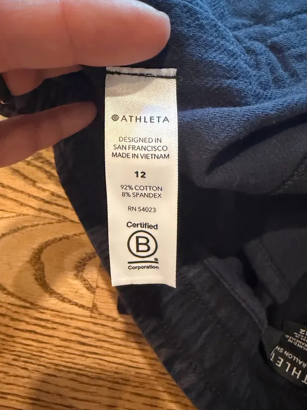 Athleta Farallon Shorts Dark Camo - Image 6
