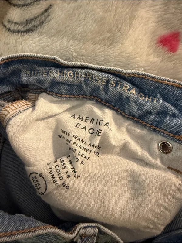 American Eagle Super High-Rise Straight Jeans Women’s Size 8 Light Wash - Image 4