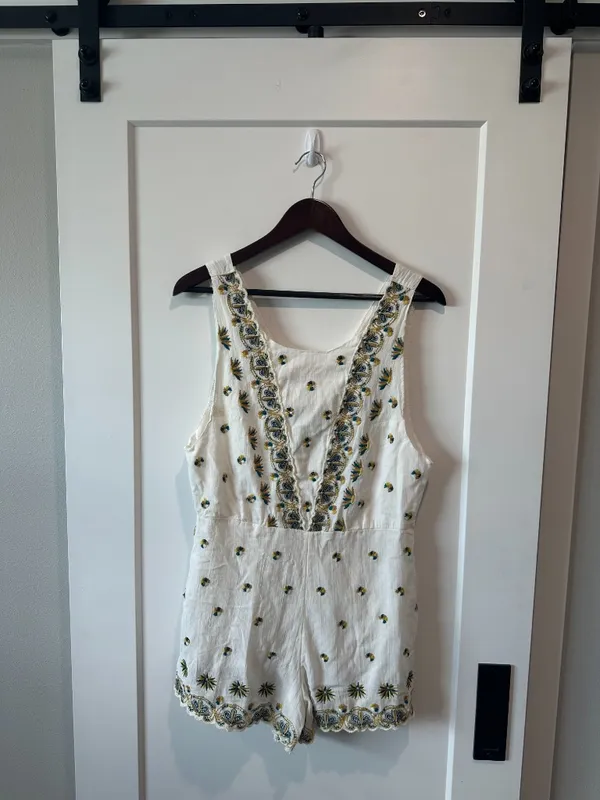 Free People Embroidered Romper Size 10 Ivory Floral Boho Sleeveless - Image 2