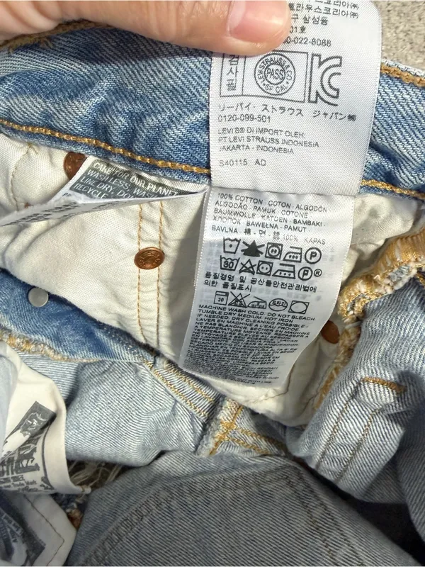 Levi’s Women’s 501 Original High Rise Jean Shorts Button Fly Raw Hem 24 - Image 7