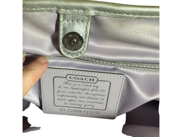 Coach Kisslock large bag silver/gray purple interior - Image 6