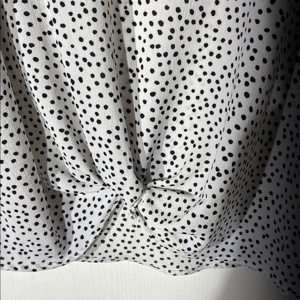 ✨3 for $12✨ Hippie Rose Polka Dot Women's Top - Image 3