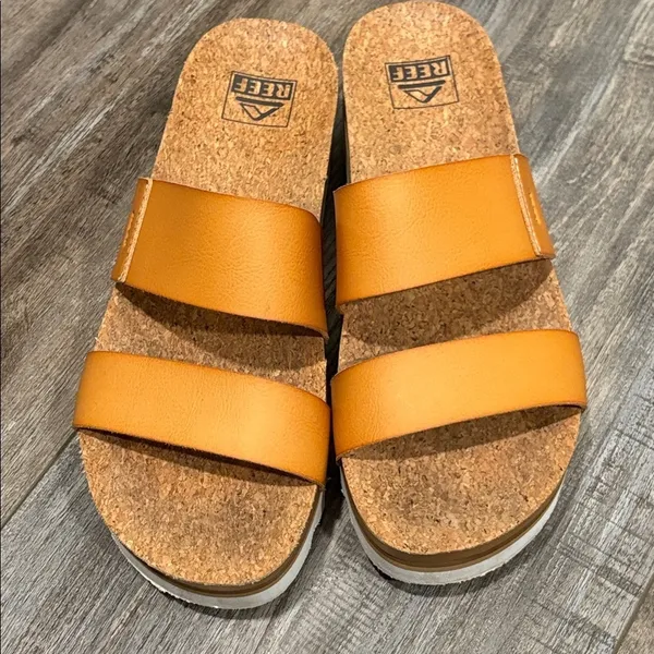 Reef Platform Two Strap Sandals Size 8 - Image 2