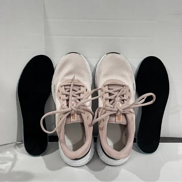 Nike Running Revolution 5 Pink Blush Gold Sneakers Size 6.5 Slip-On Lightweight - Image 2
