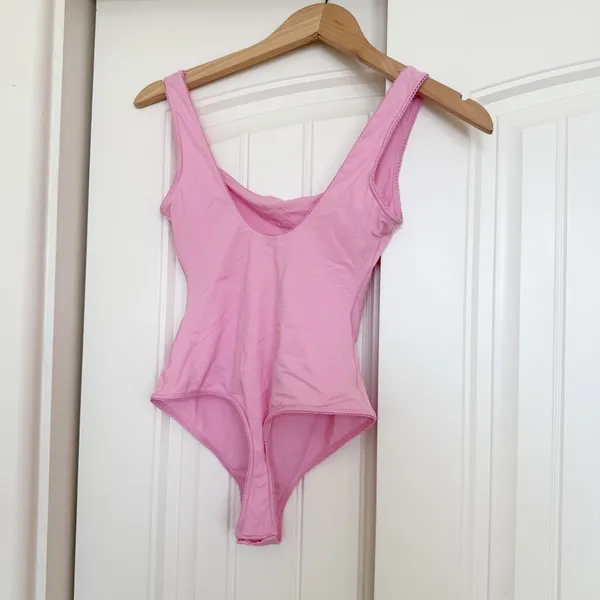 SKIMS Light Pink Bubblegum Picot Bodysuit - Image 4