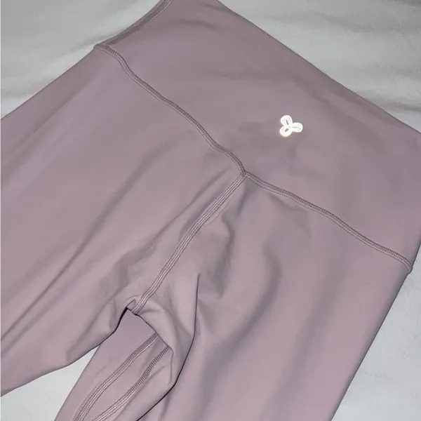 Aritzia golden BUTTER Cheeky Hi-Rise 26" Legging size 10 in dusty pink - Image 3
