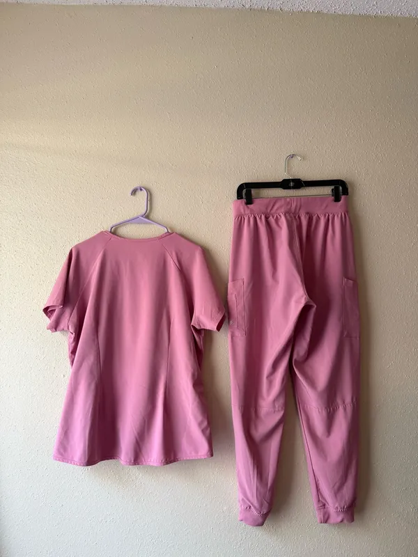 Easy stretch pink scrub set Size M/L - Image 2