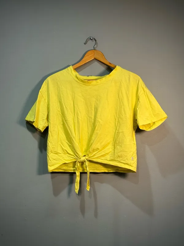 Yellow Levi's Knotted S/S Tee Size M VGUC - Image 3