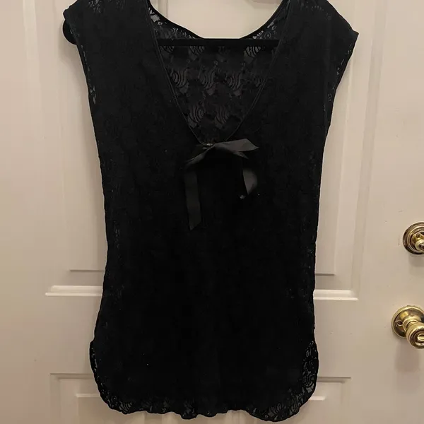 Black Floral Lace Sleeveless V-Neck Bow Top Sheer Stretch Scalloped Hem Blouse - Image 2