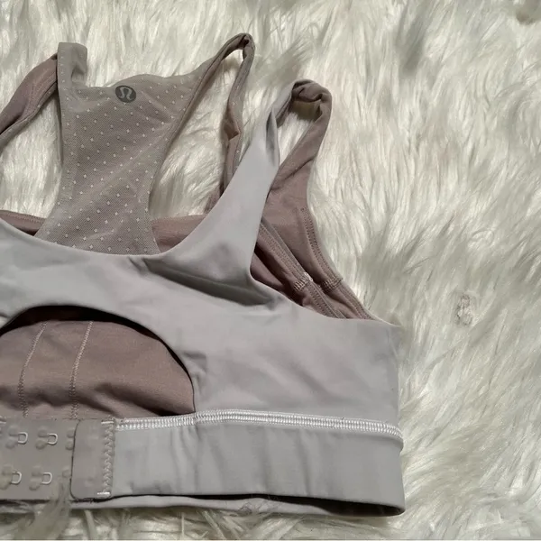 Lululemon Women's Size 8 Glide and Stride Bra Light Gray Mauve Mesh Polka Dots - Image 6