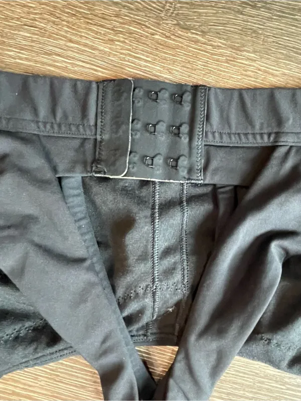 lululemon athletica Black Cross-Back Sports Bra Stash It All Size 8 - Image 3