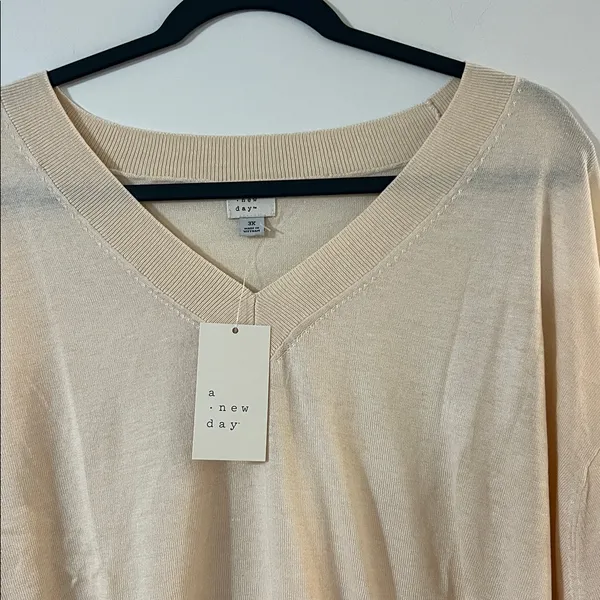 Target Cream Knit Top - Image 3