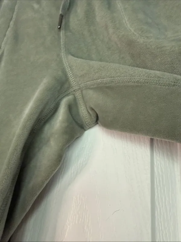 32 Degrees Heat Women's Olive Green Velour Jogger Set - Image 4