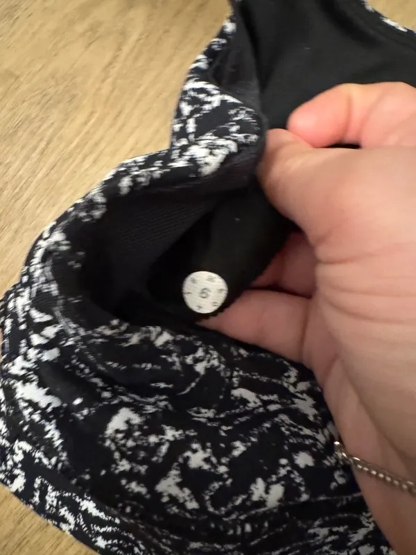 Lululemon Sports Bra - Image 4