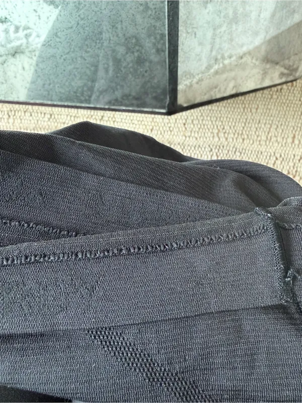 Lululemon Swiftly Tech Cropped Long-Sleeve Shirt 2.0 Size 4 in Black / Black - Image 5