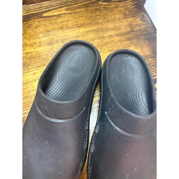 Oofos‎ Black Clogs Size Women 6 - Image 4