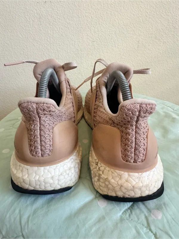 Adidas Ultraboost 4.0 sneakers in the "Ash Pearl size 9.5 - Image 10