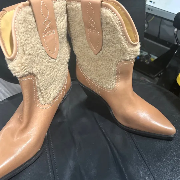 Free People Pitchfork Point Shearling Boots - Almond Butter Shearling - Size 6 - Image 5