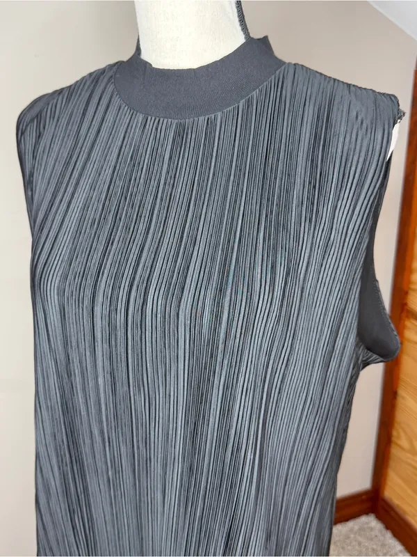 DKNY Pleated Sleeveless Mock Neck Top Blouse Black Large L NWT Workwear Office - Image 3
