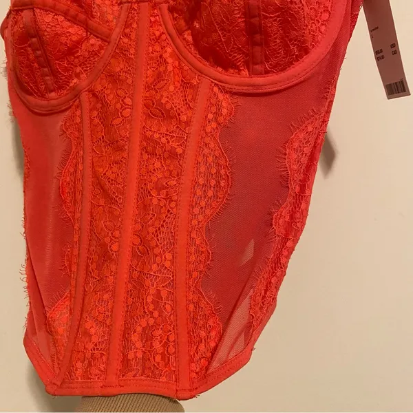 NWT Urban Outfitters Hot Pink Structured Corset Top size Large - Image 4