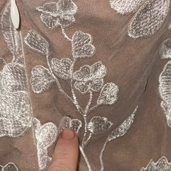 Elliatt Nyra white ivory floral appliqué‎ Dress Small - Image 6