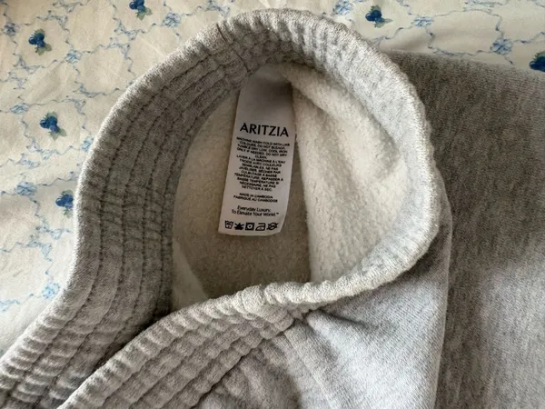 Aritzia perfect fit sweatshirts xs - Image 3