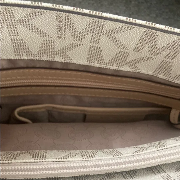 Michael Kors Cream Tote Bag with Signature Monogram - Image 4
