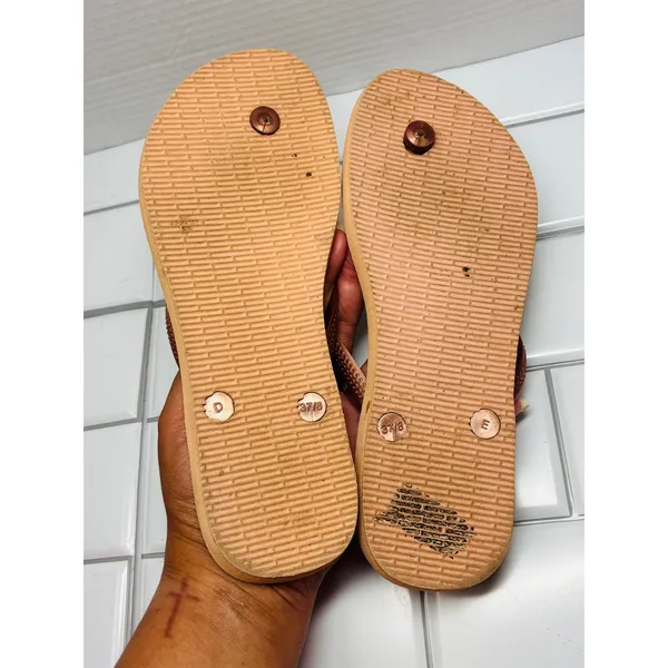 Havaianas Slim Flip Flops Rose Gold with Diamond-like stones embedded size 7/8 - Image 6