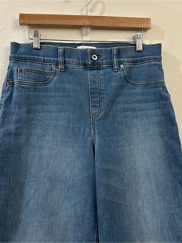 SPANX EveryWear Cropped Wide Leg Jeans in Stonewash Blue Size Large - Image 5