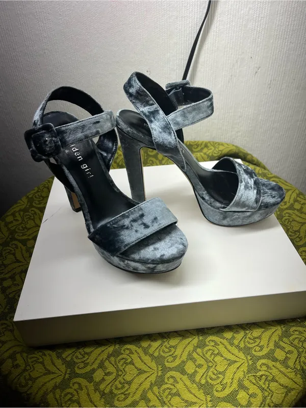 Madden Girl Gray Velvet Platform Ankle Strap Heels - Image 3