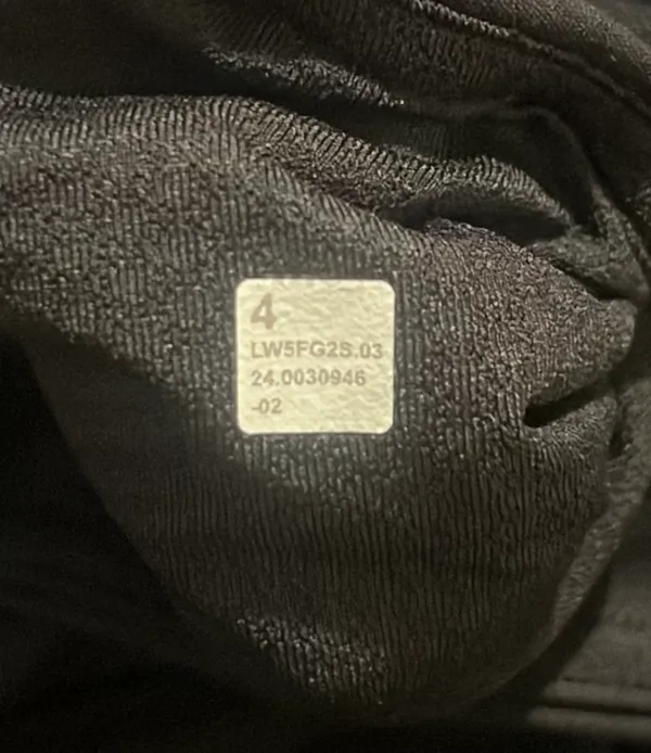 Lululemon SHR Nulu Flared Pant Regular - Image 4