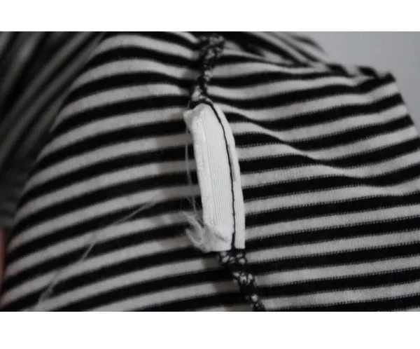 Womens Abercrombie & Fitch Black White Soft Short Sleeve Cropped Top Size Medium - Image 4