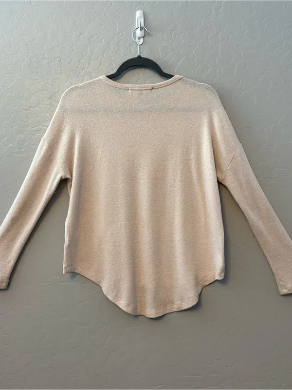 Quince beige cream colored lightweight high low long sleeve sweater small - Image 10