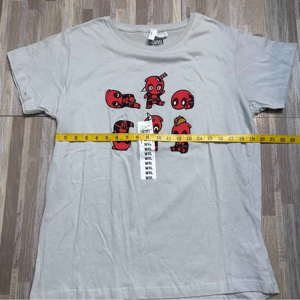 Women’s Gray Marvel Deadpool T-shirt Size XL (NWT) - Image 4