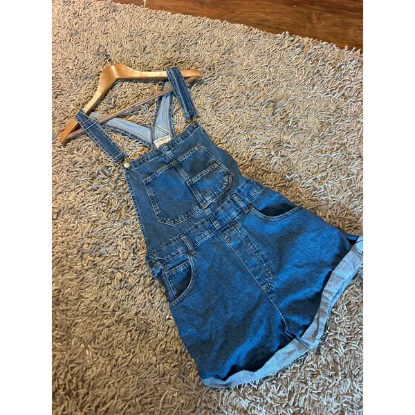 We The Free FREE PEOPLE Ziggy Denim Overalls Shortalls Size Medium M Shorts - Image 3