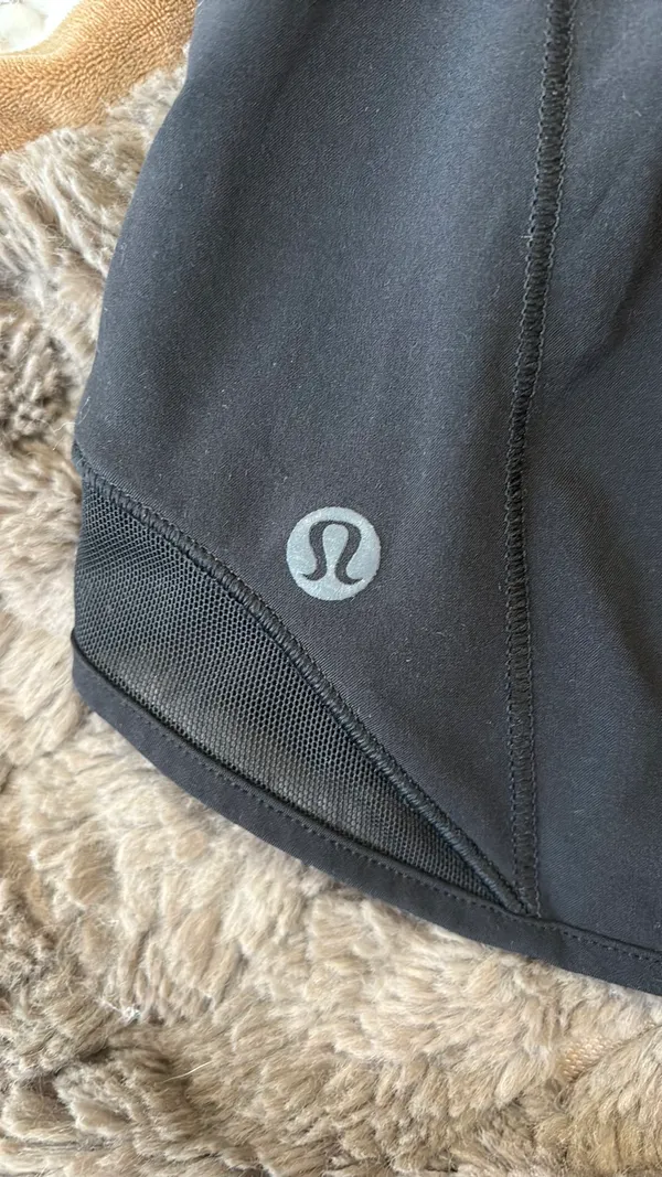 Hotty Hot HR Shorts Lululemon 2.5" Black - Image 4