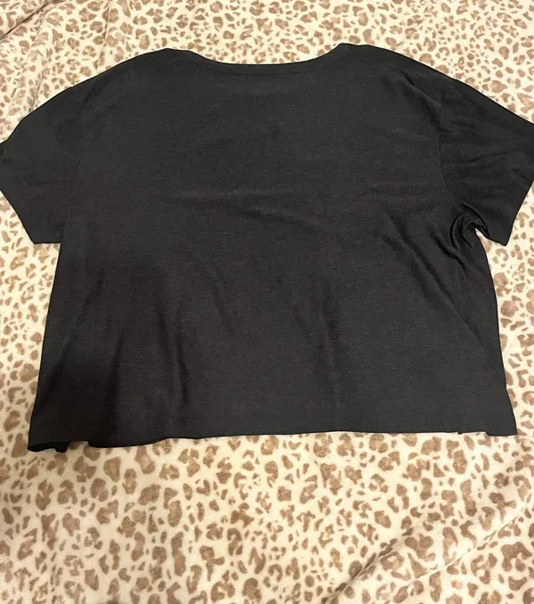 Old Navy Athletic Black Crop Active Top - Image 2