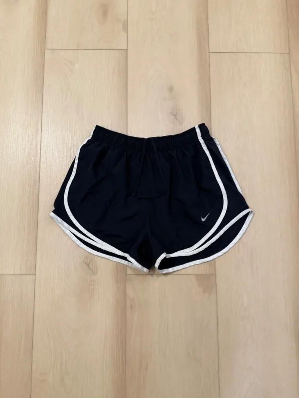 Nike Women's Black Running Shorts Women's Size Medium - Image 2