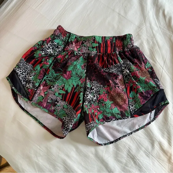Lululemon Hotty Hot Short II Long 4" Zen Garden Multi Floral 2 - Image 2