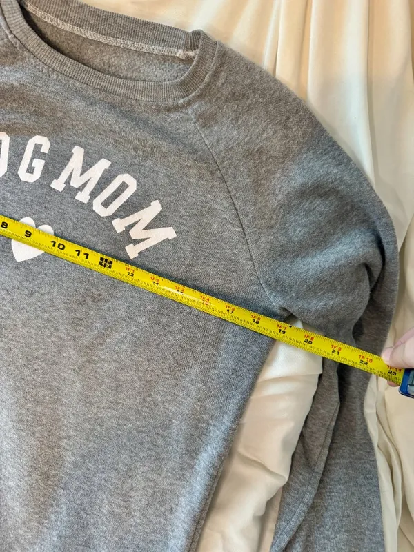 Dog Mom Gray Sweatshirt Crewneck Pullover Size S/M - Image 4