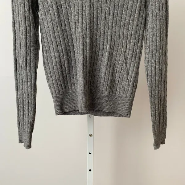United Colors of Benetton M‎ Gray Cashmere V-Neck Cable Knit Sweater Pullover - Image 3