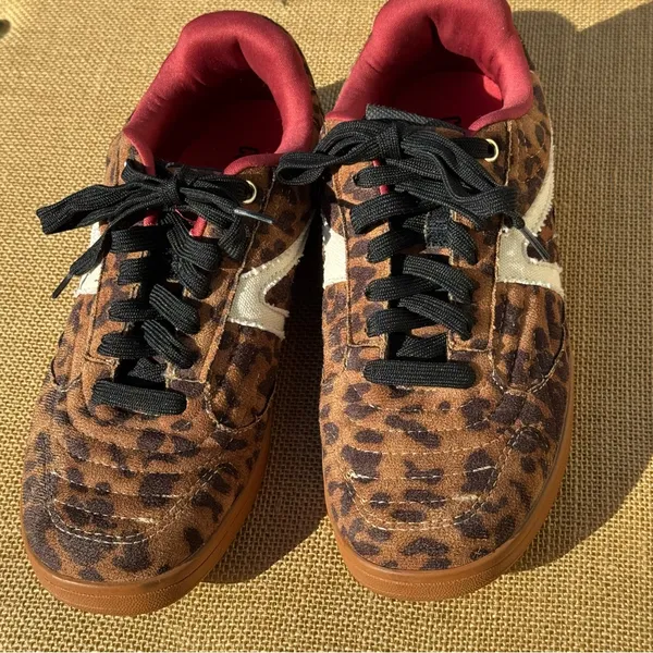 Cushionaire Astro Retro Leopard Print Sneakers Size 7.5 - Image 2