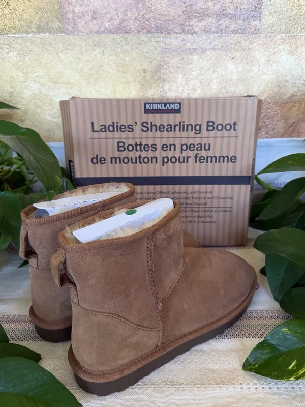 NEW Kirkland Signature Women’s Shearling Chestnut Tan Winter Short Boots Size 11 - Image 8