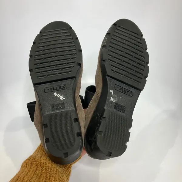 The Flexx wedge suede shoes taupe‎ women’s size 6.5 business casual - Image 7