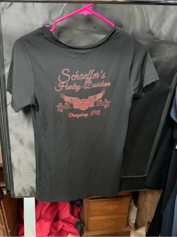 Schaeffer’s Genuine Harley-Davidson Black Tee with Blue & Red Logo size xs - Image 4