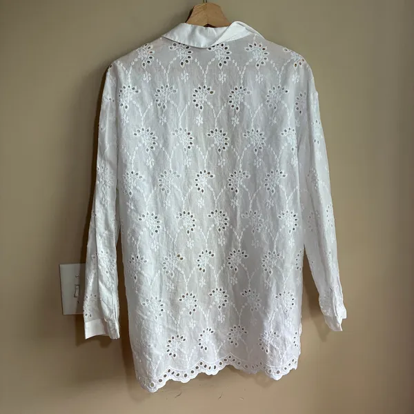 Adrianna Papell embroidered white button down long sleeved shirt womens S cotton - Image 6